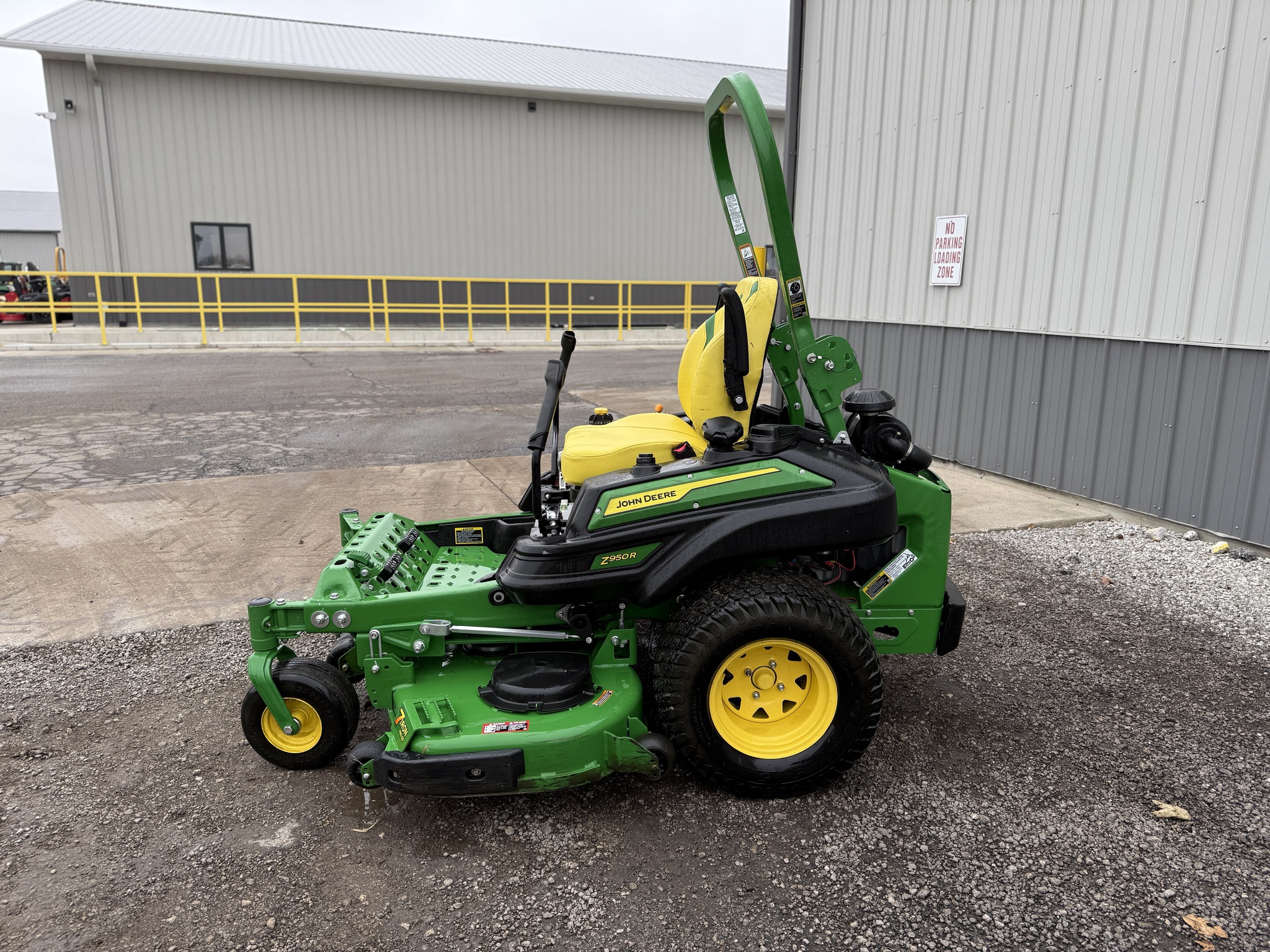 2023 John Deere Z950R Image 3