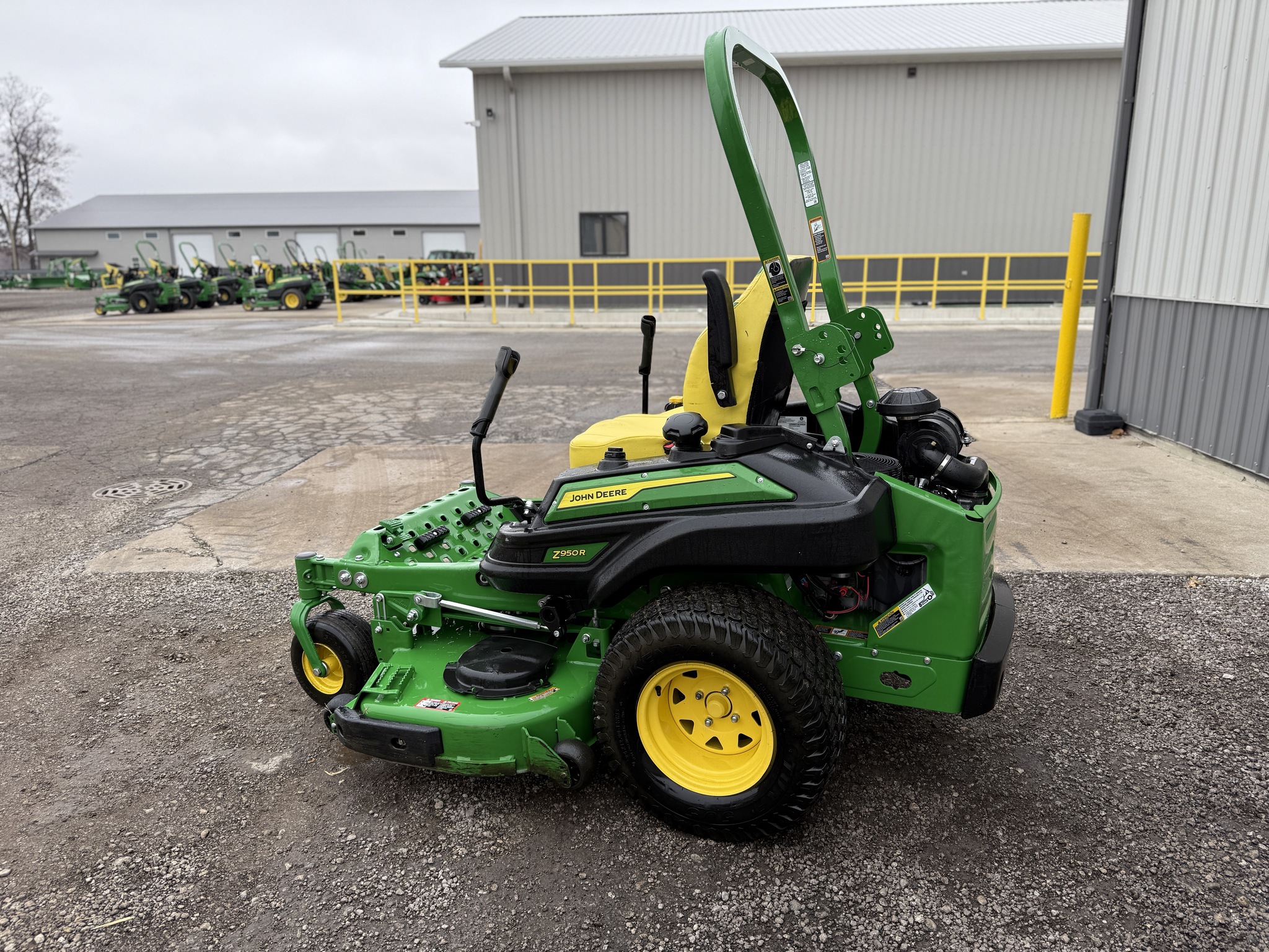 2023 John Deere Z950R Image 4