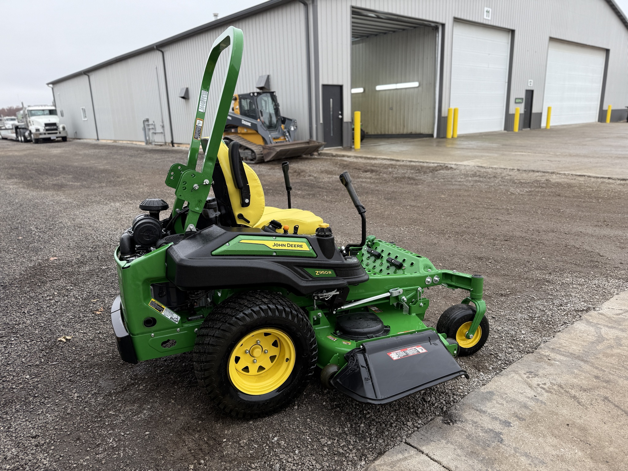 2023 John Deere Z950R Image 10