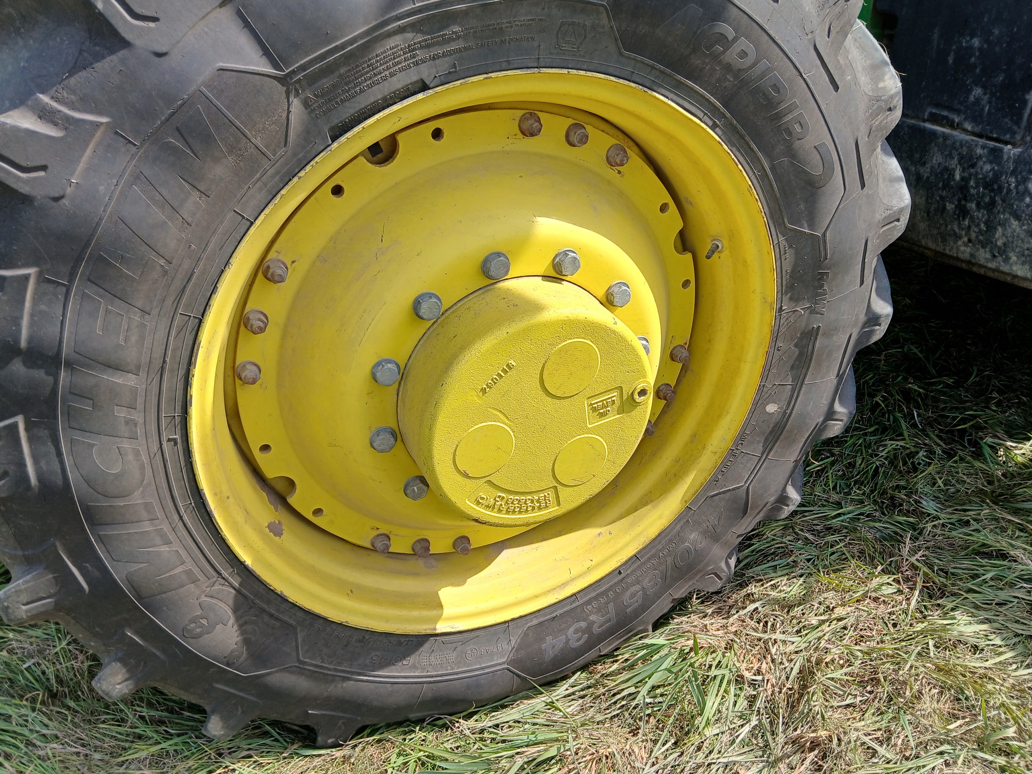 2017 John Deere 8270R Image 12