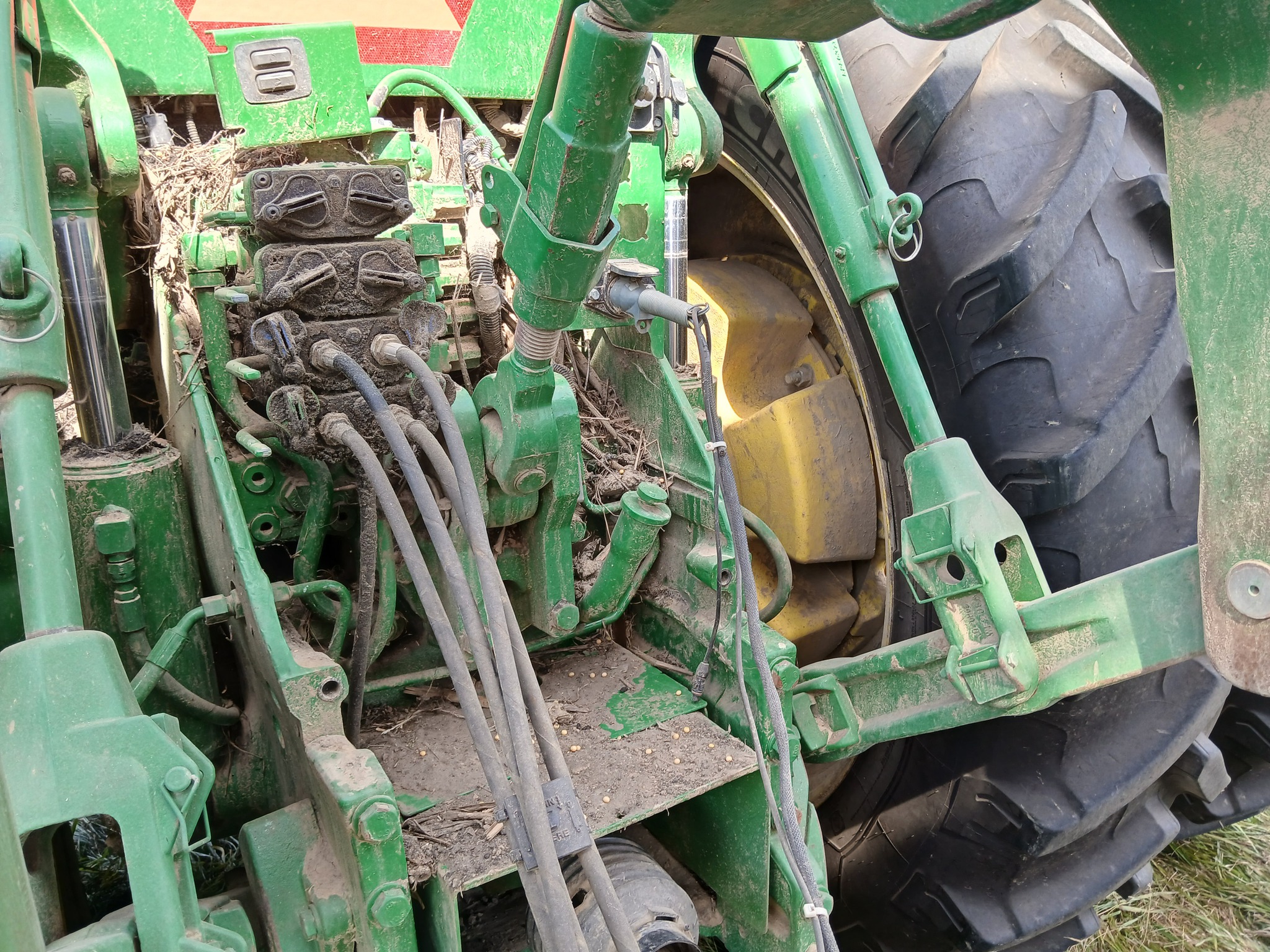 2017 John Deere 8270R Image 7