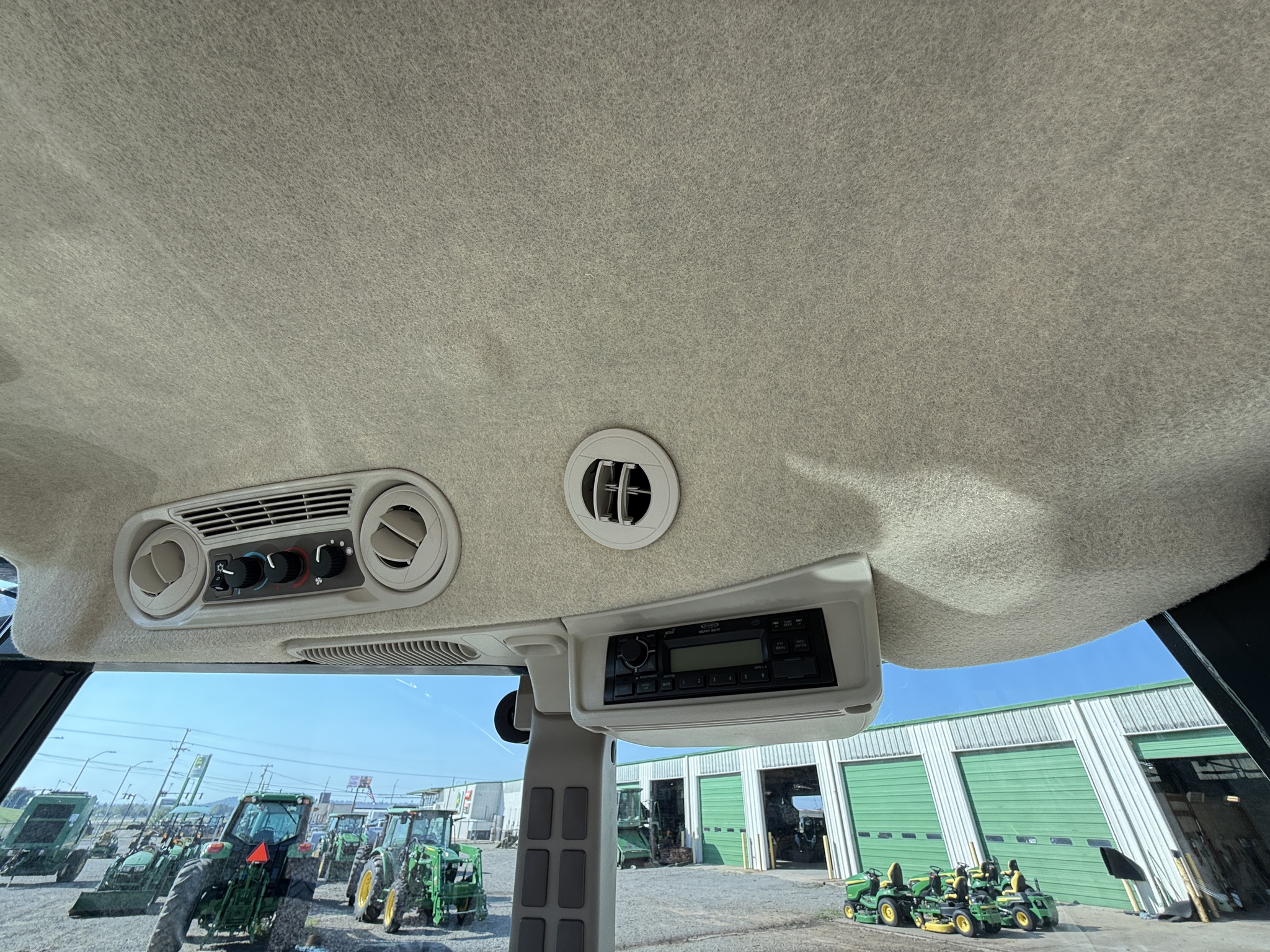 2022 John Deere 5055E Image 21