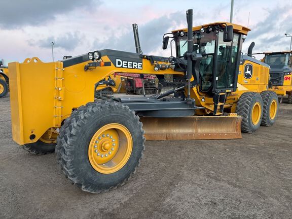 Photo of a 2024 John Deere 770G