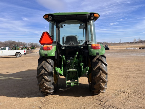2025 John Deere 5075E - Photo7