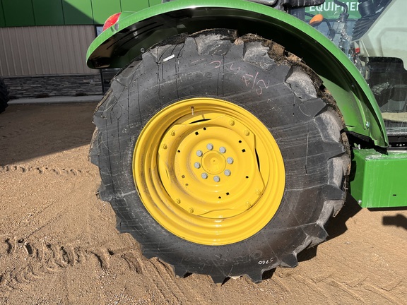 2025 John Deere 5075E - Photo16