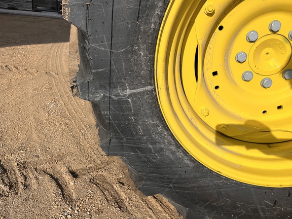 2025 John Deere 5075E - Photo17