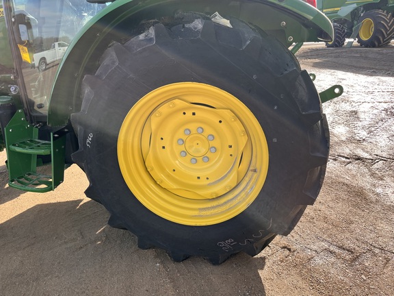 2025 John Deere 5075E - Photo19