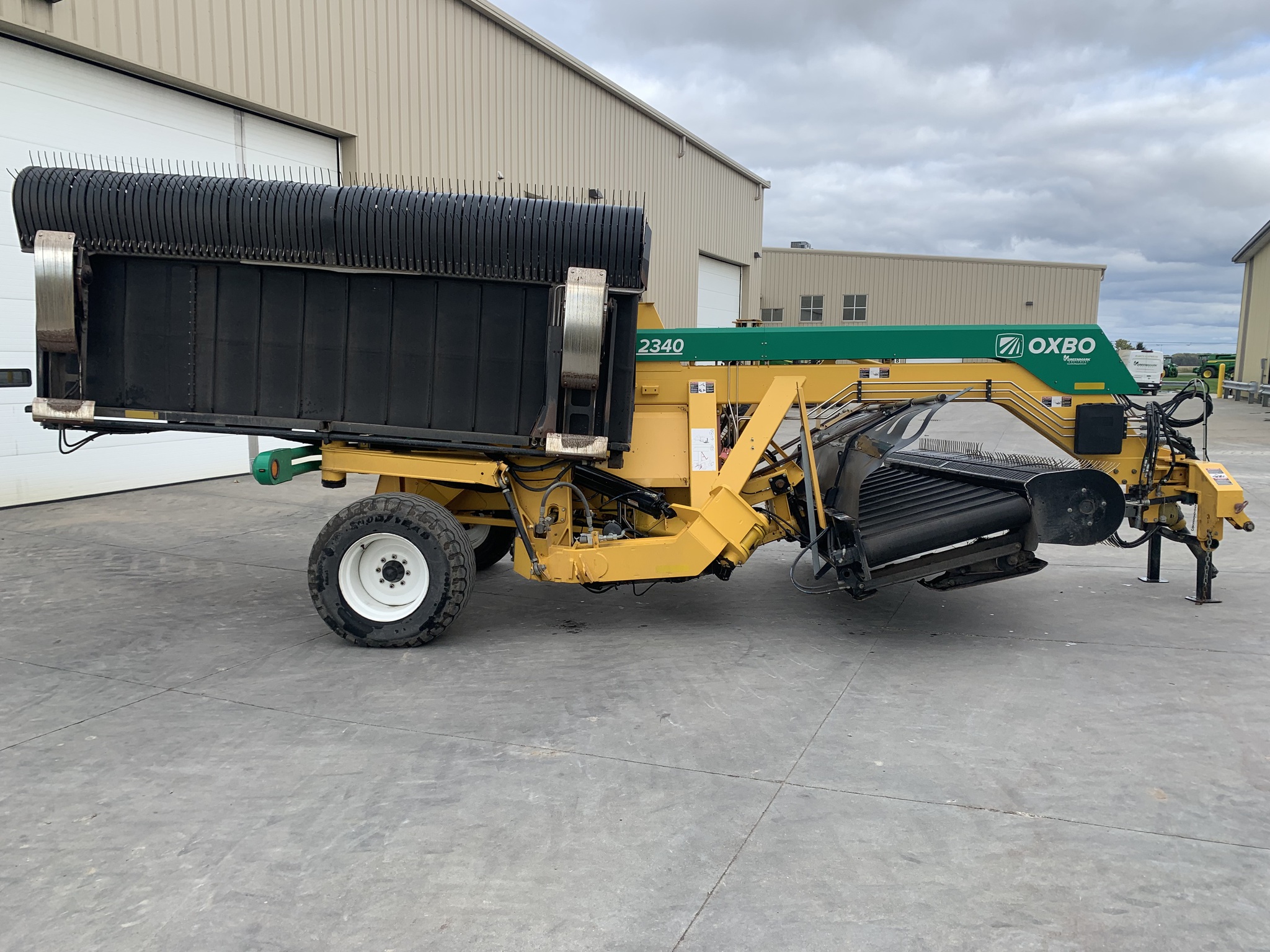 2021 Oxbo 2340 Image 2