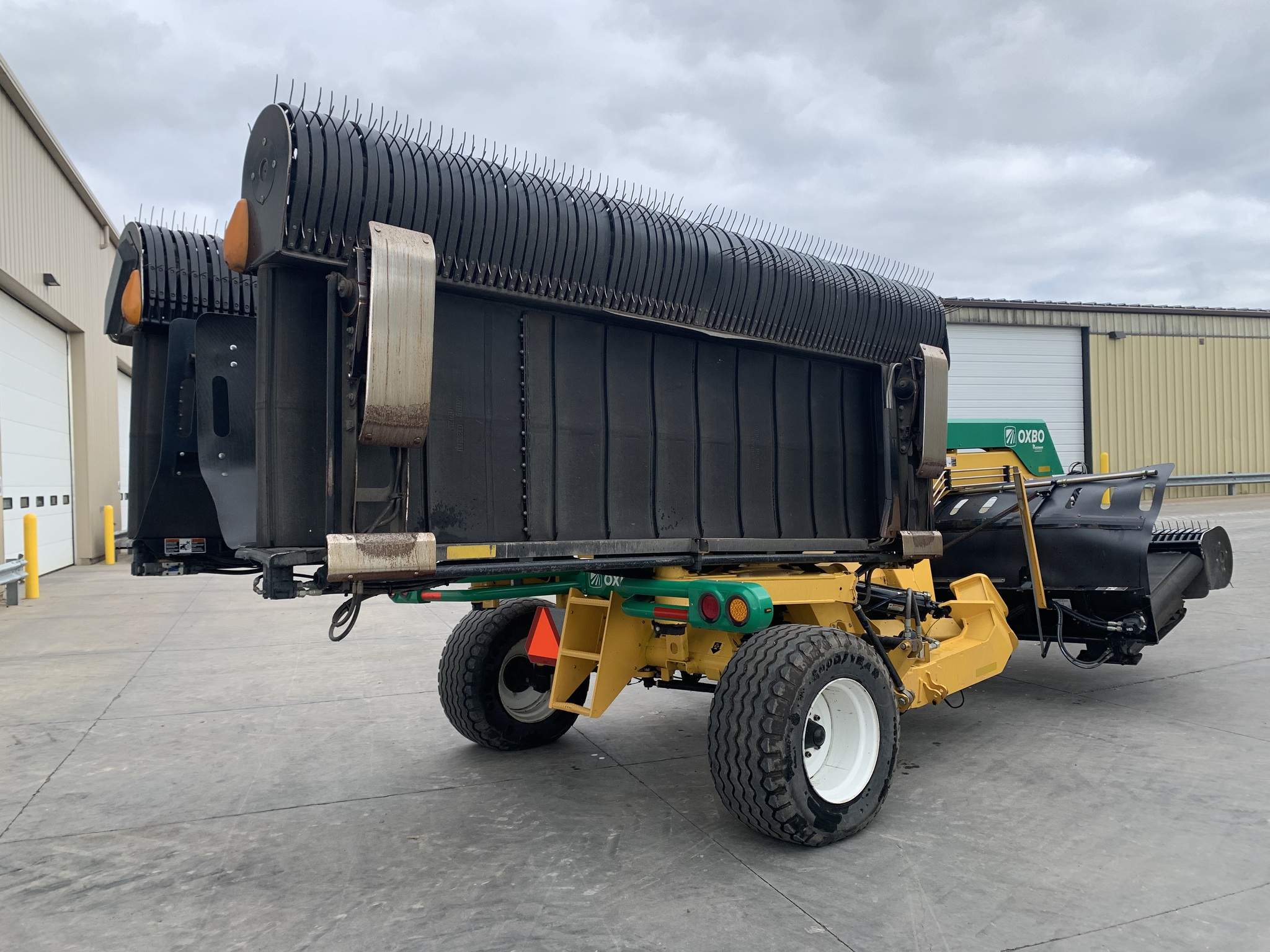 2021 Oxbo 2340 Image 3