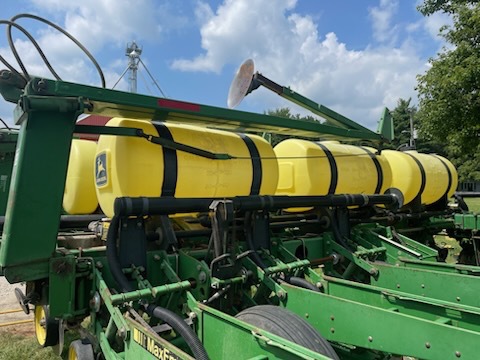 1991 John Deere 7200 Image 10