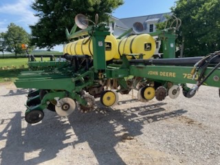 1991 John Deere 7200 Image 1