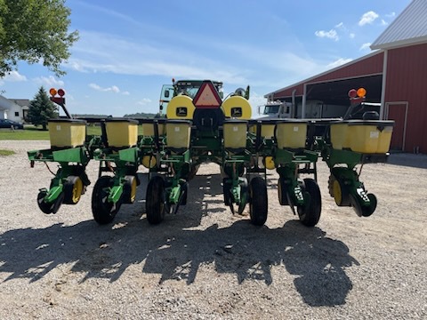 1991 John Deere 7200 Image 4