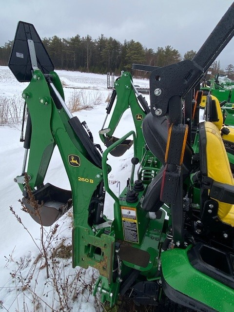 2022 John Deere 1025R Image 4