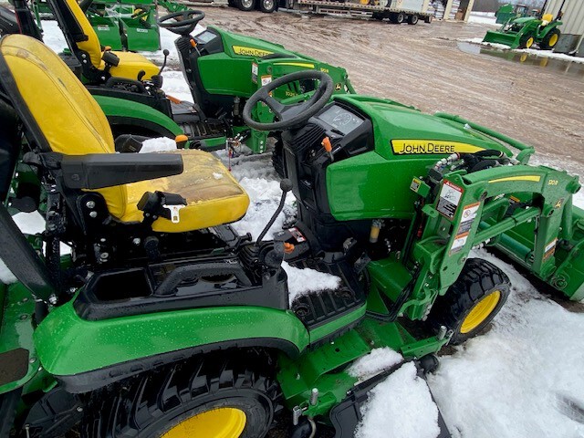 2022 John Deere 1025R Image 7
