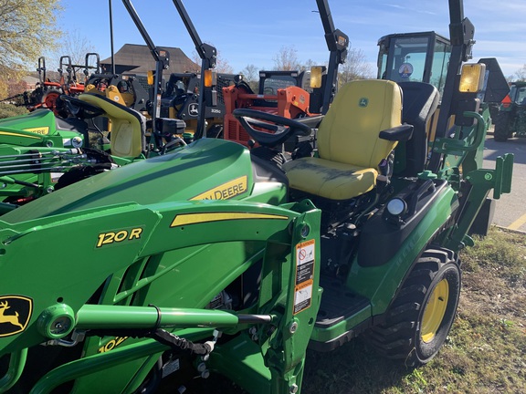 2023 John Deere 1025R Photo 1