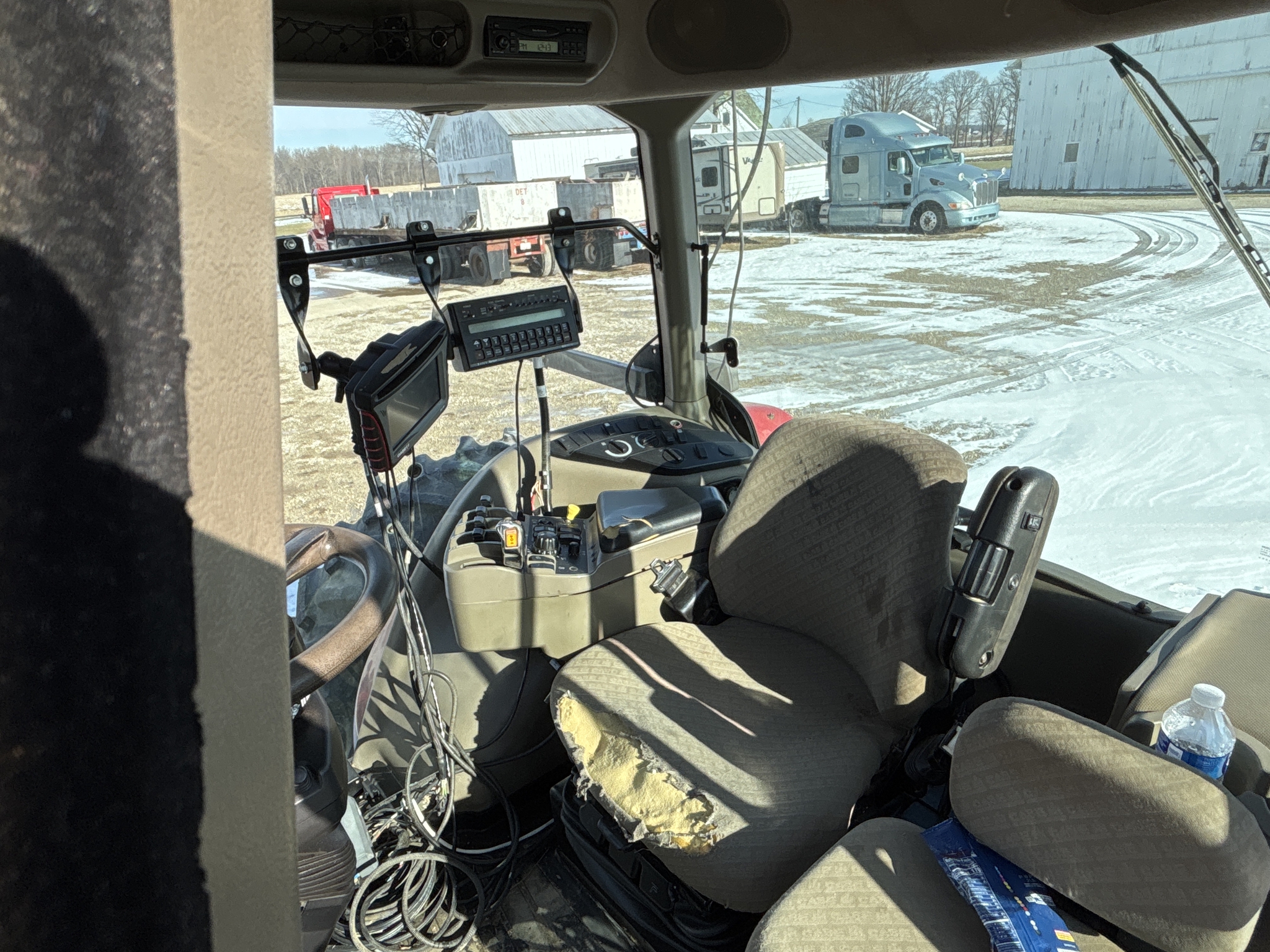 Used 2006 Case IH Magnum 275 Row Crop Tractors at Koenig Equipment in Greenville, OH - PhotoXL16