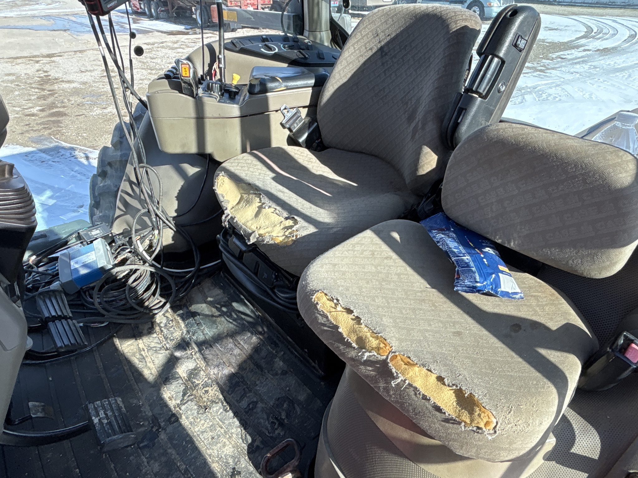 Used 2006 Case IH Magnum 275 Row Crop Tractors at Koenig Equipment in Greenville, OH - PhotoXL21