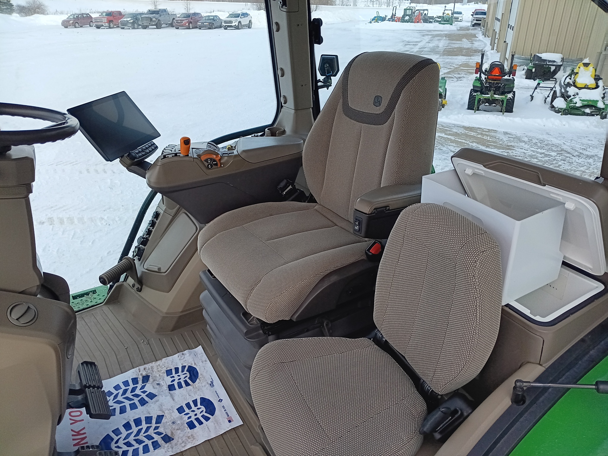 2024 John Deere 8R 230 Image 9