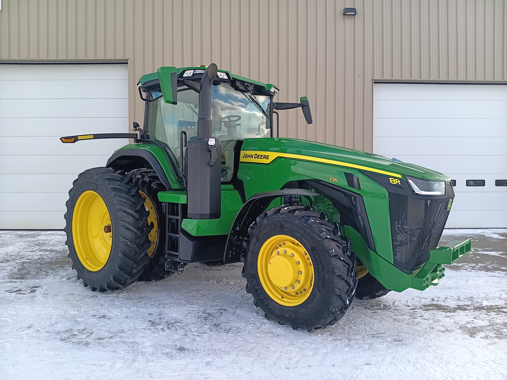 2024 John Deere 8R 230 Image 1