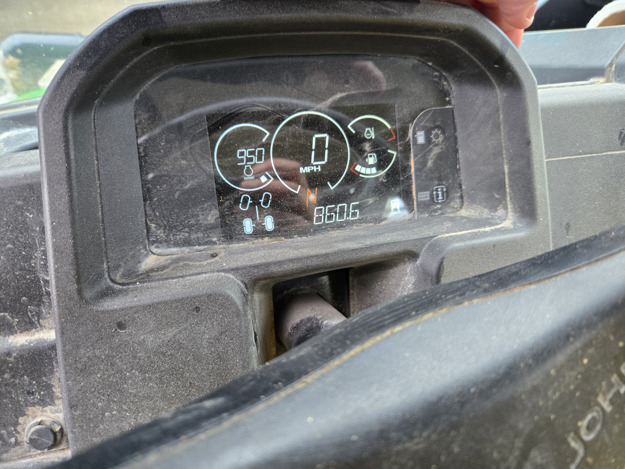  2022 John Deere XUV 835M at Heritage Tractor in Carthage, IL
