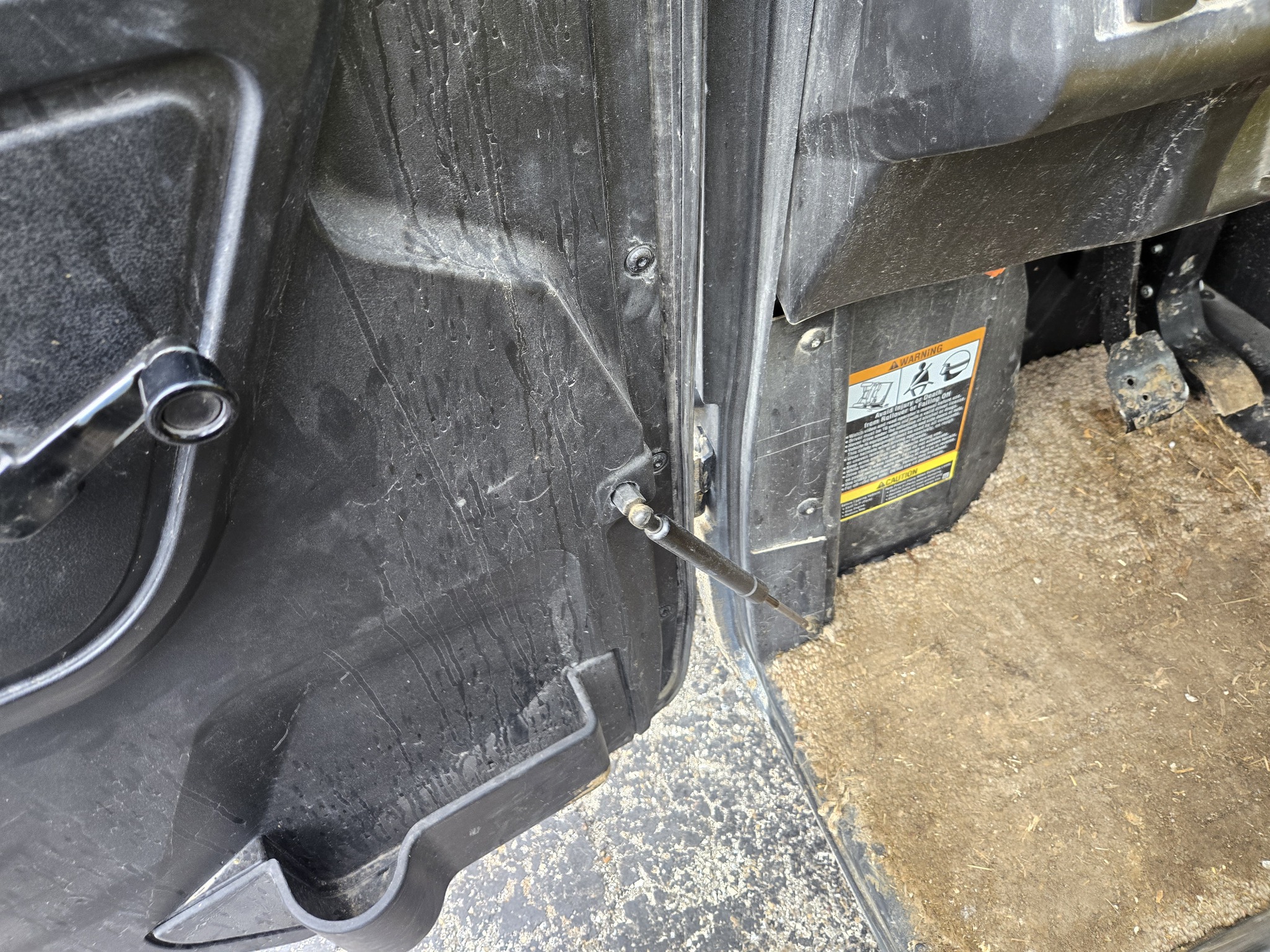  2022 John Deere XUV 835M at Heritage Tractor in Carthage, IL