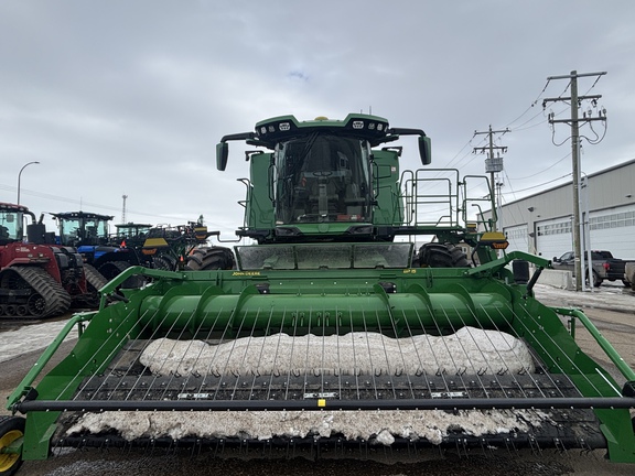 Used 2025 John Deere X9 1100 Combines at Horizon Ag & Turf in Vermilion, AB - Photo5