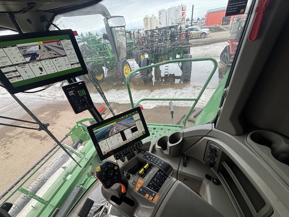 Used 2025 John Deere X9 1100 Combines at Horizon Ag & Turf in Vermilion, AB - Photo9