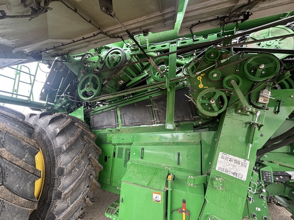 Used 2025 John Deere X9 1100 Combines at Horizon Ag & Turf in Vermilion, AB - Photo10