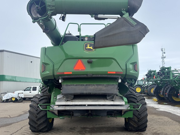 Used 2025 John Deere X9 1100 Combines at Horizon Ag & Turf in Vermilion, AB - Photo4