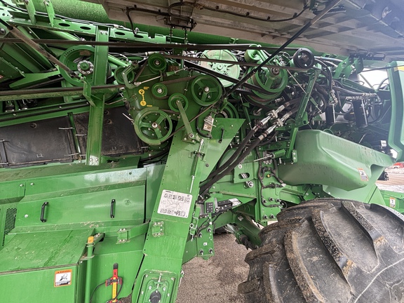 Used 2025 John Deere X9 1100 Combines at Horizon Ag & Turf in Vermilion, AB - Photo13