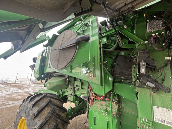 Used 2025 John Deere X9 1100 Combines at Horizon Ag & Turf in Vermilion, AB - Photo15