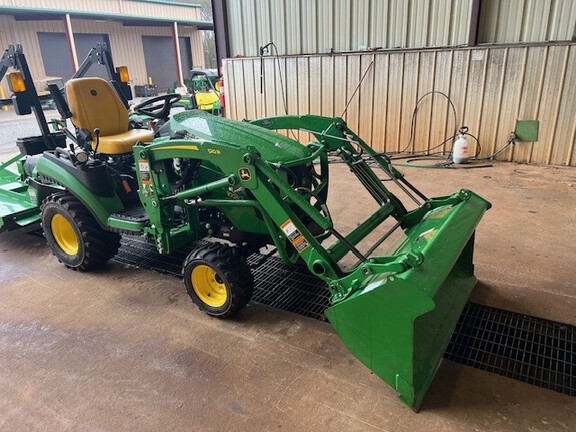 2023 John Deere 1025R Photo 3