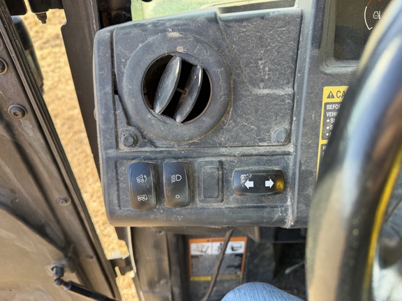 2020 John Deere XUV 835M - Photo21