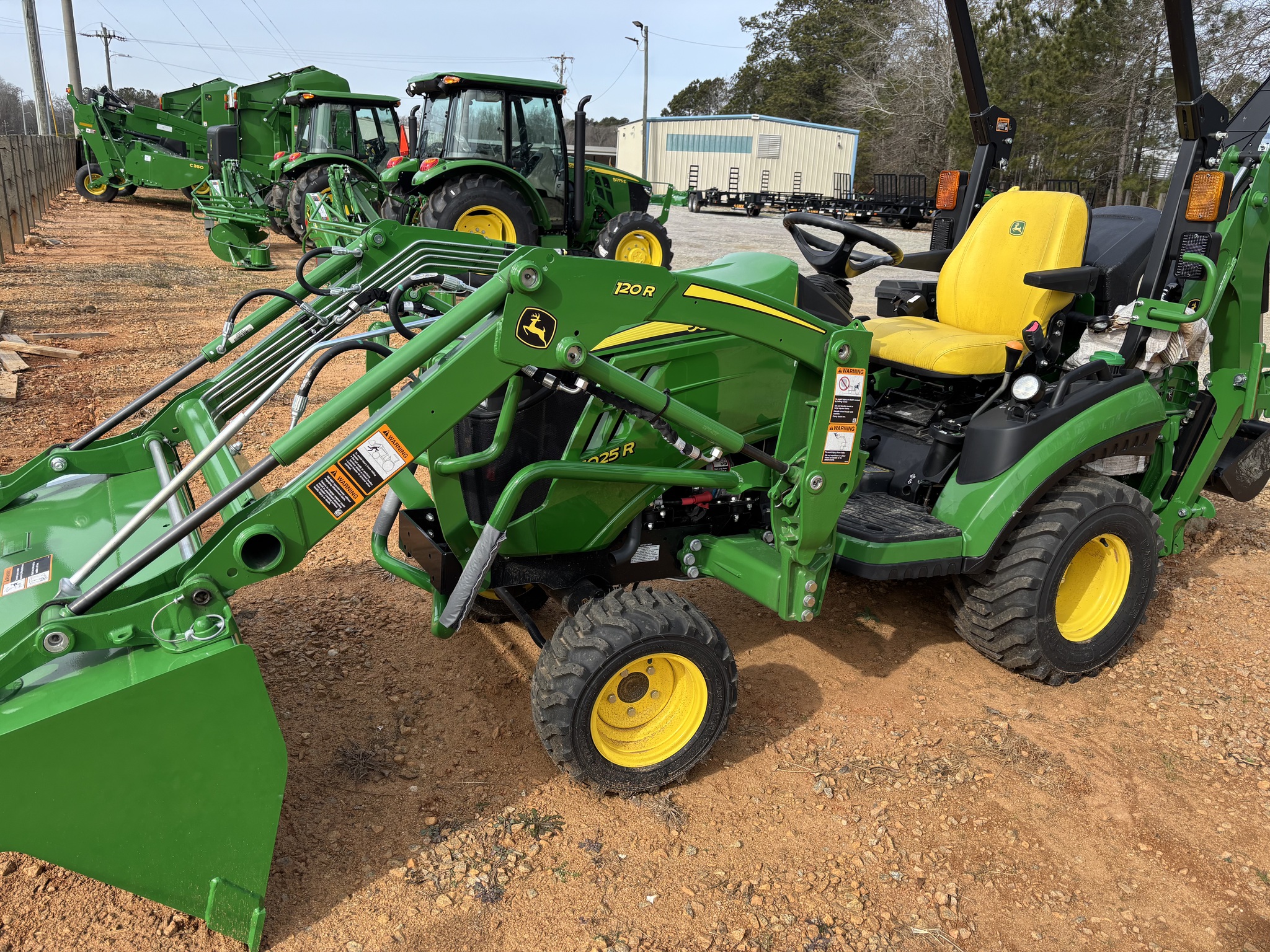 2025 John Deere 1025R Image 4