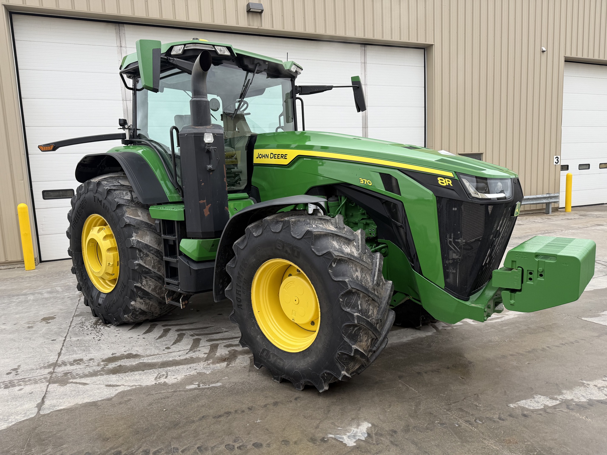 2023 John Deere 8R 370 Image 1