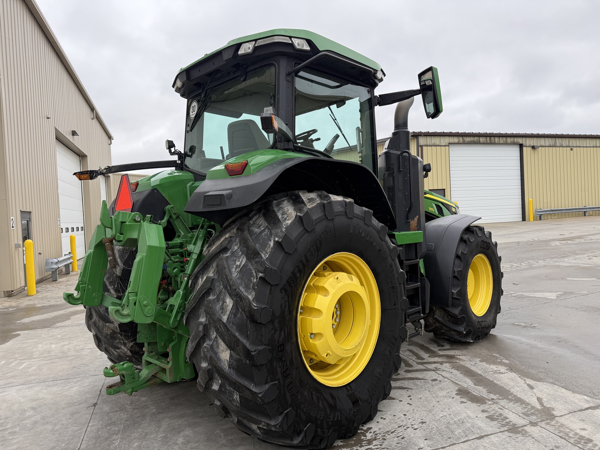 2023 John Deere 8R 370 Image 3