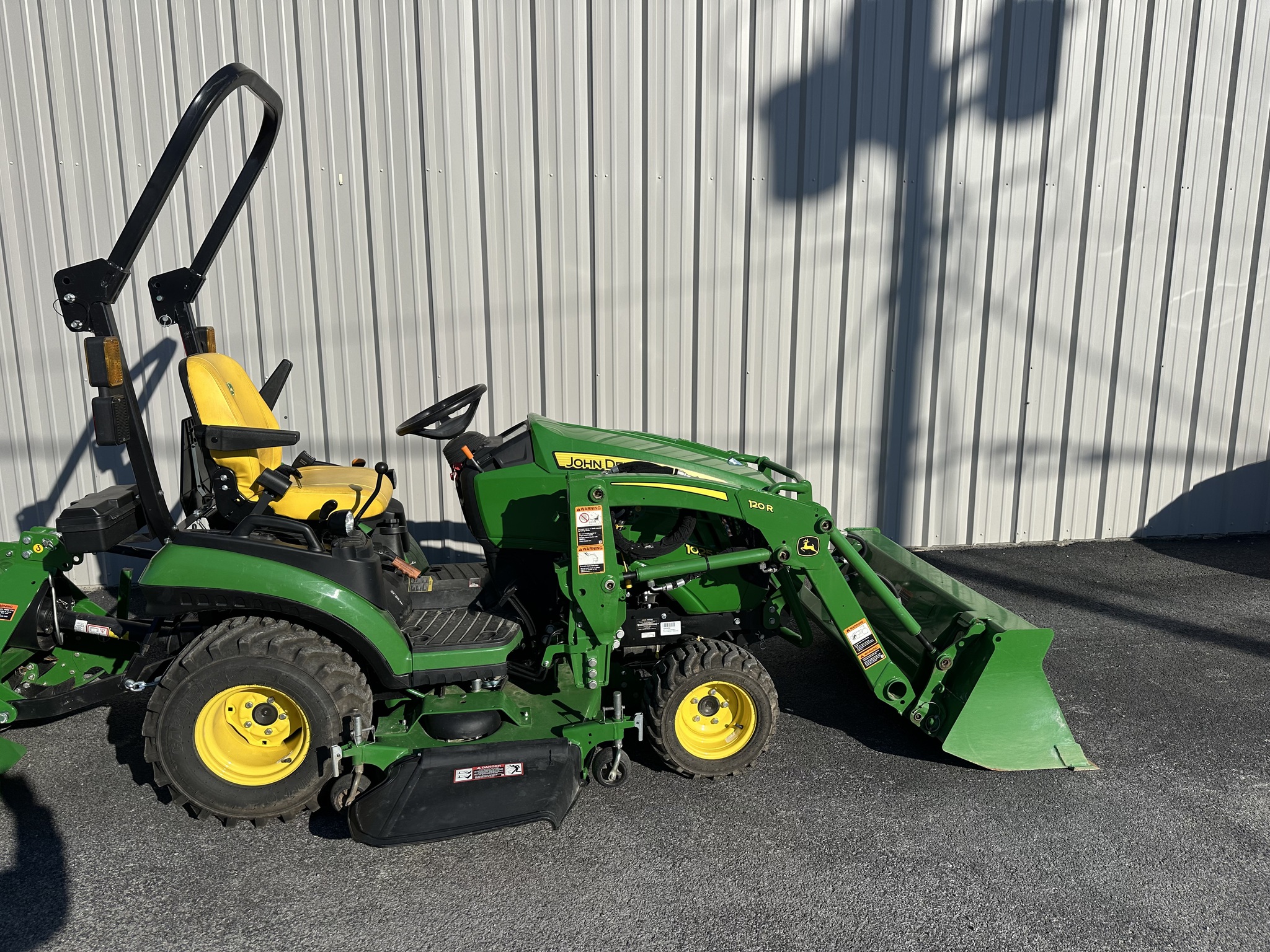 2023 John Deere 1025R