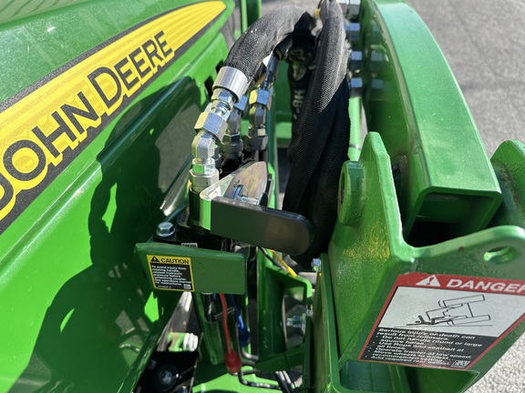 2023 John Deere 1025R