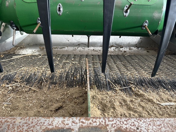 Used 2021 John Deere RD35F Combine Platforms at Koenig Equipment in Urbana, OH - Photo8