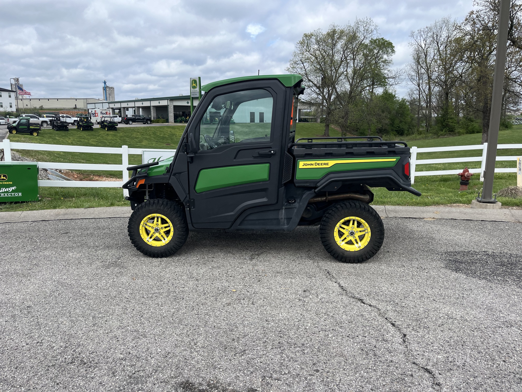  2025 John Deere XUV 845R Premium Cab at Heritage Tractor in Lebanon, MO