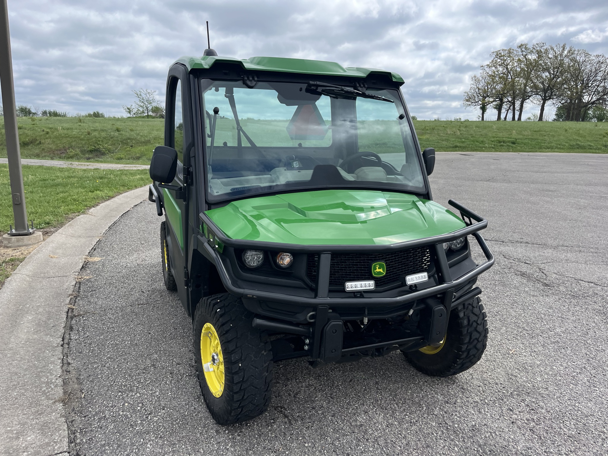  2025 John Deere XUV 845R Premium Cab at Heritage Tractor in Lebanon, MO