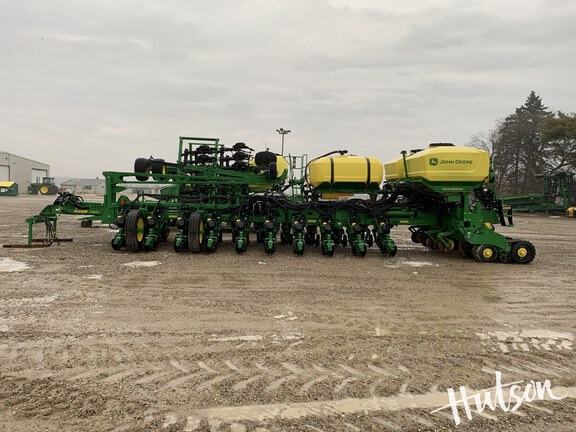 Photo of 2023 John Deere 1775NT