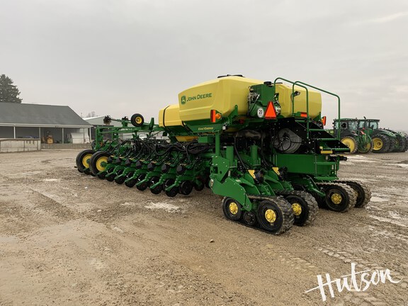 Photo of 2023 John Deere 1775NT