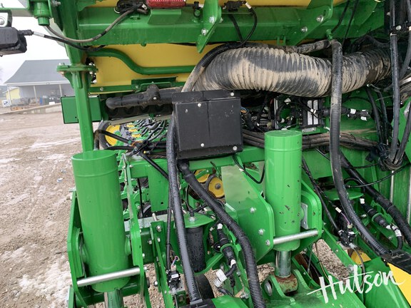Photo of 2023 John Deere 1775NT
