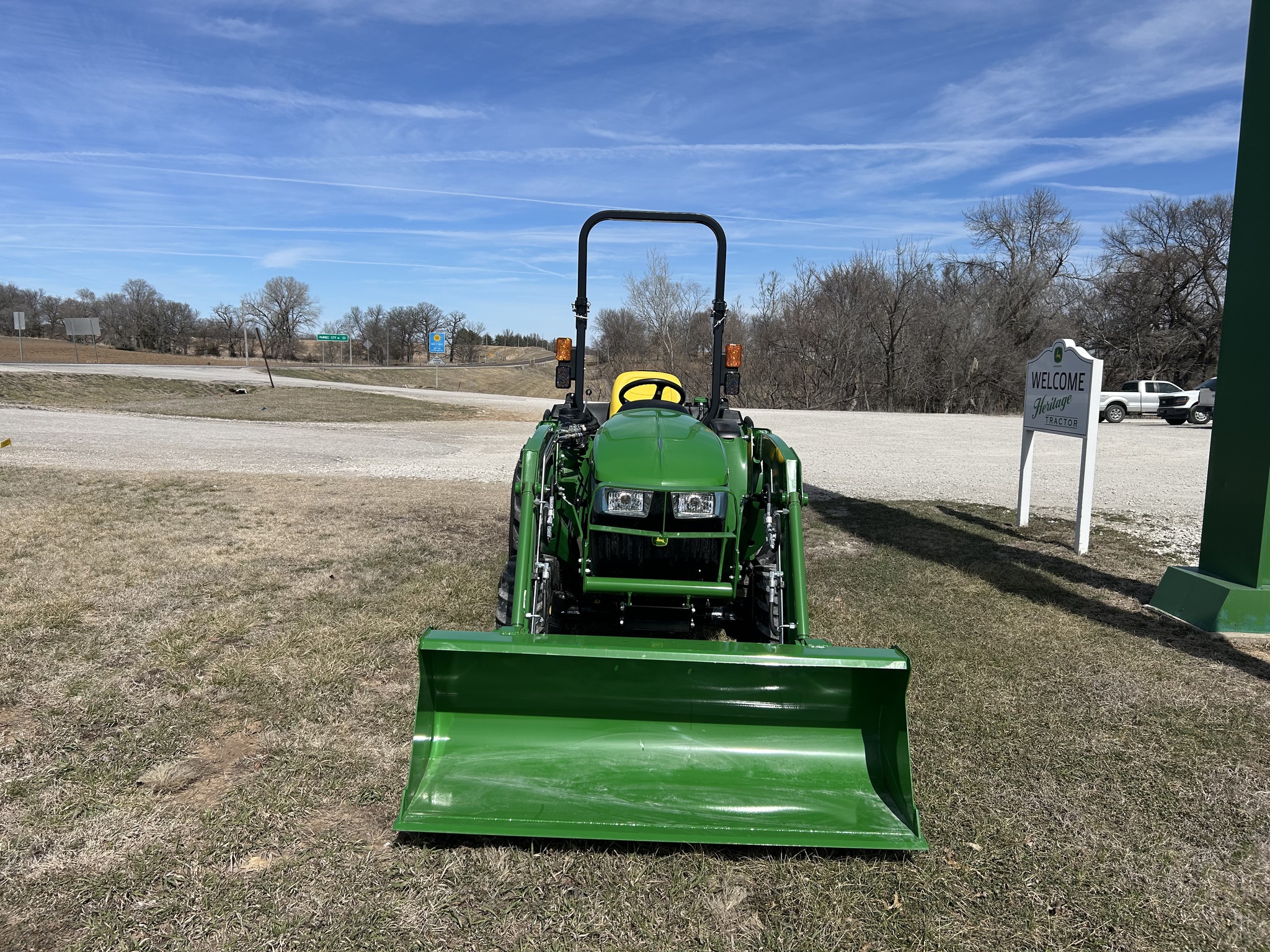  2025 John Deere 3032E at Heritage Tractor in Seneca, KS