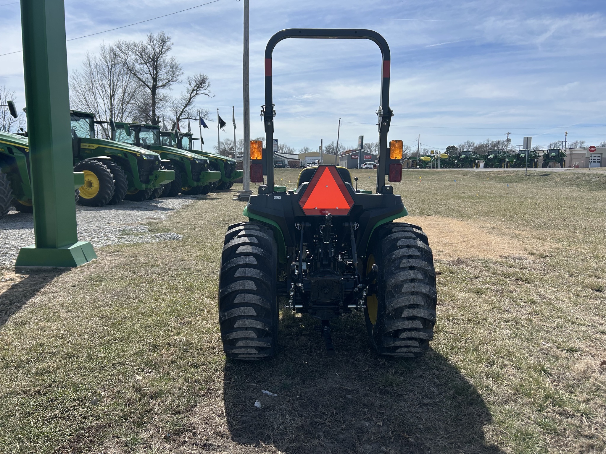  2025 John Deere 3032E at Heritage Tractor in Seneca, KS