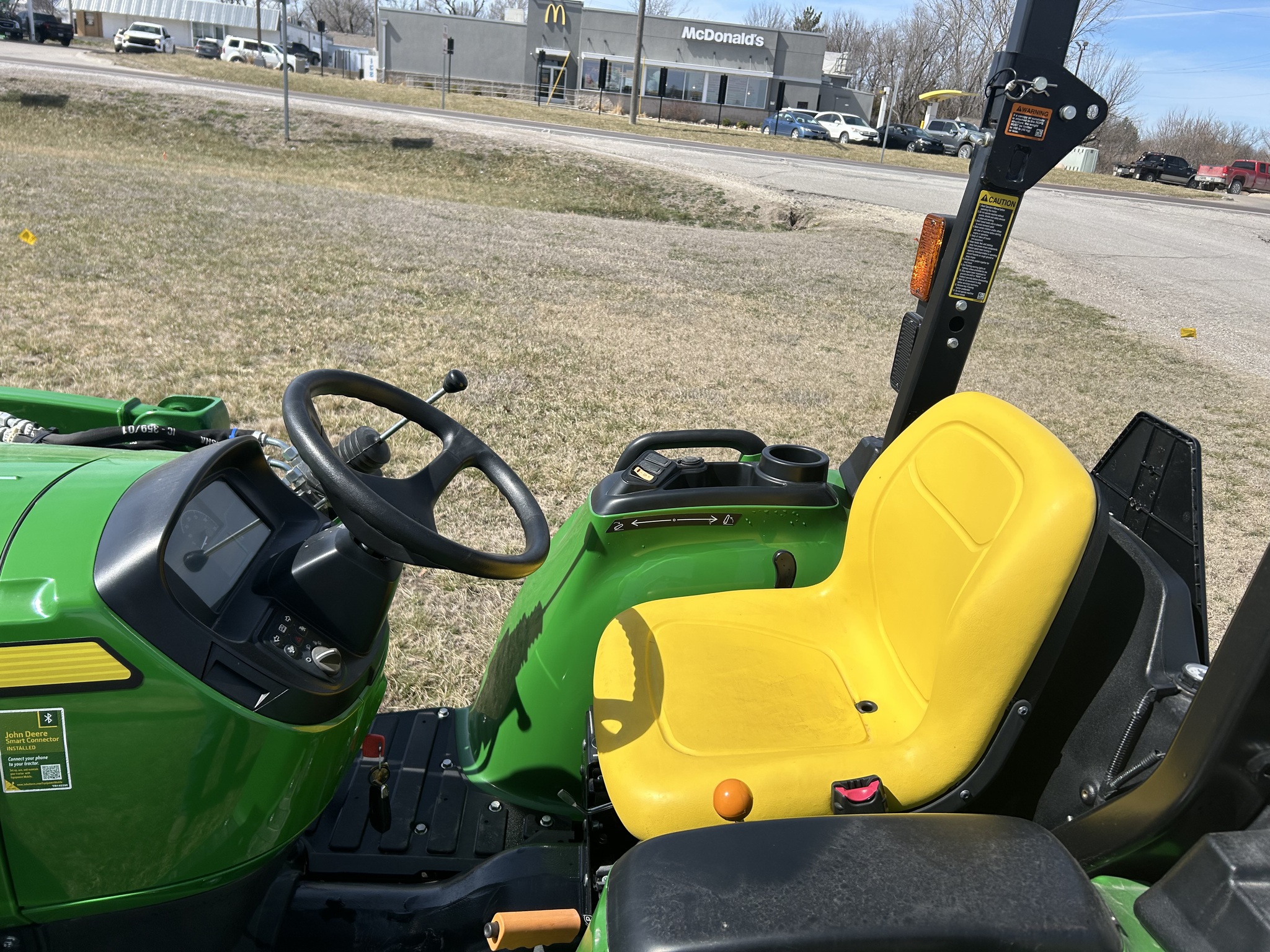  2025 John Deere 3032E at Heritage Tractor in Seneca, KS