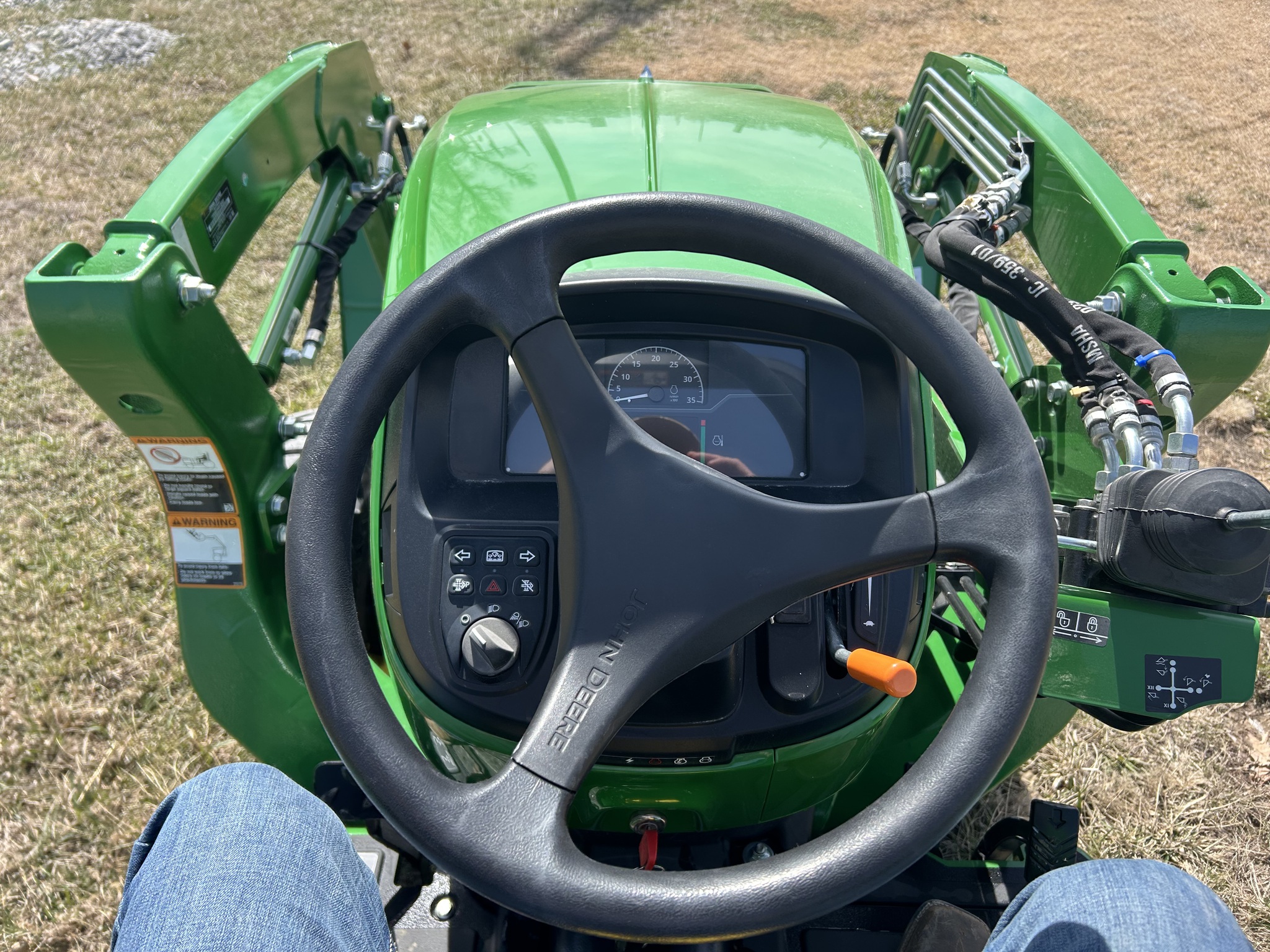  2025 John Deere 3032E at Heritage Tractor in Seneca, KS