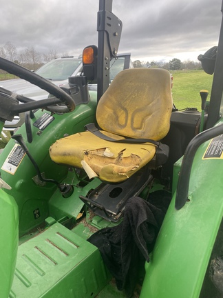 2015 John Deere 5075E Photo 5