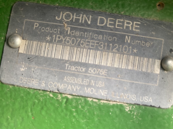 2015 John Deere 5075E Photo 8